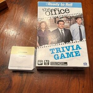The office trivia game, never plaid NIB